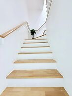 Minimalist Townhome Stay