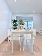 Minimalist Townhome Stay