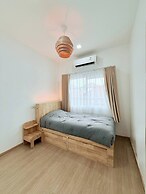 Minimalist Townhome Stay