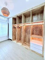 Minimalist Townhome Stay