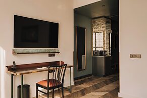 The Cyrus Hotel
