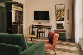 The Cyrus Hotel