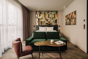 The Cyrus Hotel