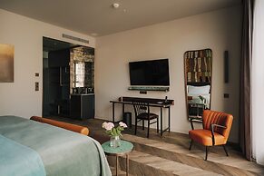 The Cyrus Hotel