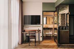 The Cyrus Hotel