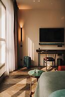 The Cyrus Hotel
