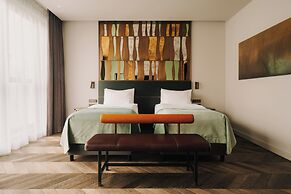The Cyrus Hotel