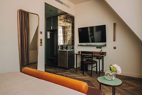 The Cyrus Hotel