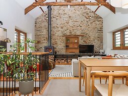 Lower Walreddon Barn