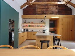 Lower Walreddon Barn
