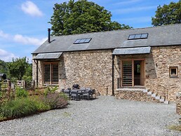 Lower Walreddon Barn