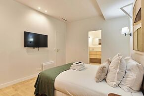 Elegant Apartment With Buttes-chaumont Park
