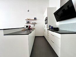 Spacious Loft Instant Favourite Up to 4