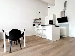 Spacious Loft Instant Favourite Up to 4