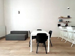 Spacious Loft Instant Favourite Up to 4