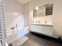 Spacious Loft Instant Favourite Up to 4