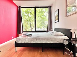 Spacious Loft Instant Favourite Up to 4