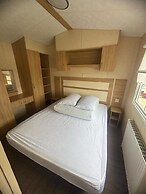 3 Bed Caravan - Sleeps 8 - Pets - Parking