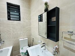 Executive Private Standing apt in Lusaka