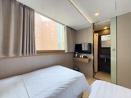 Noble Park Hotel