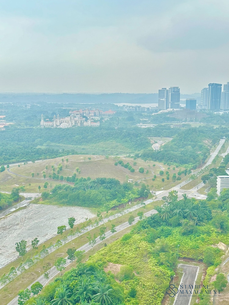 Grand Medini Residence by Stayrene