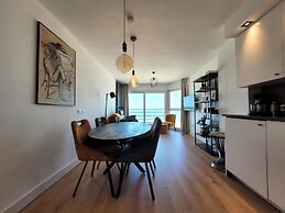 Sea View Apartment by Beach