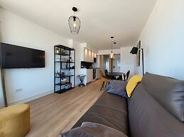 Sea View Apartment by Beach