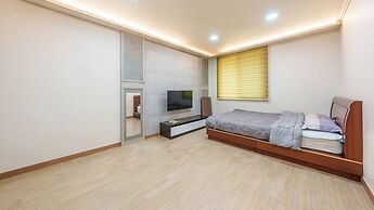 Boryeong The Daecheon Story Pension