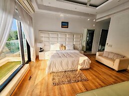 The G8 Noida