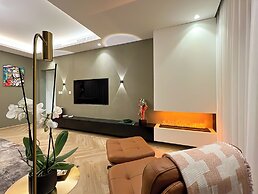 KeyRock Living - Skyline at Paramount