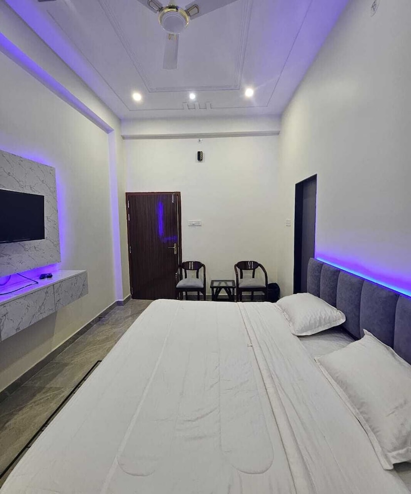 Raghupati Raghav Raja Ram Inn