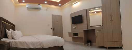 Modest Rooms by LIBRA