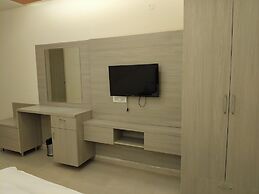Modest Rooms by LIBRA