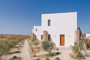 ROOTS Nature Living Milos