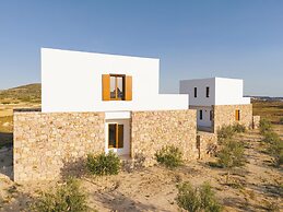 ROOTS Nature Living Milos