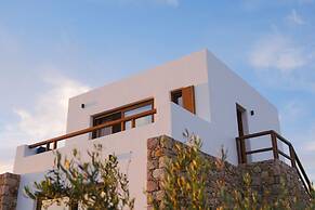 ROOTS Nature Living Milos