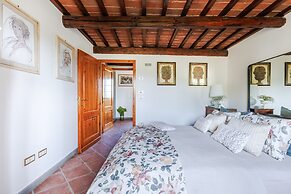 Tuscan Embrace in Montecatini Alto