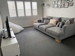 Alkimos Beach Family Accommodation
