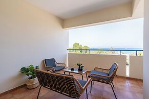 Bayview 2-BR Apartment in Larnaca