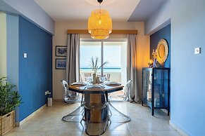 Bayview 2-BR Apartment in Larnaca