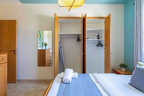 Bayview 2-BR Apartment in Larnaca