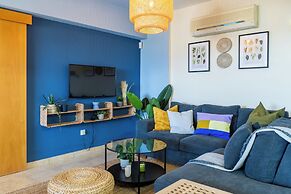 Bayview 2-BR Apartment in Larnaca