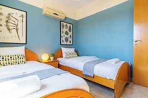Bayview 2-BR Apartment in Larnaca