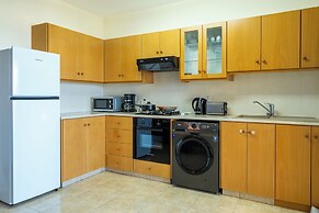 Bayview 2-BR Apartment in Larnaca