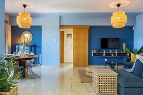 Bayview 2-BR Apartment in Larnaca