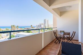 Bayview 2-BR Apartment in Larnaca