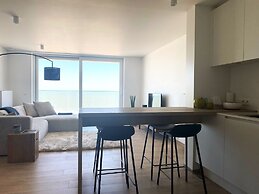Seafront Luxury With Ocean Views