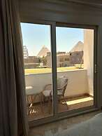 Enter Pyramids Inn