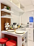 Budget Loft-type Condo in Uptown CDO