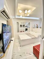 Budget Loft-type Condo in Uptown CDO